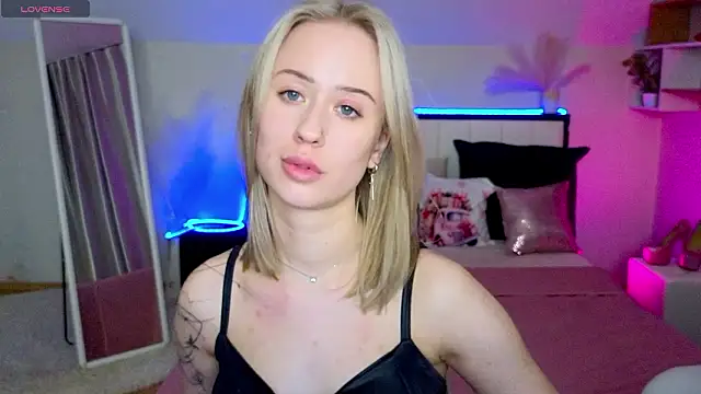 SashaBrooks online show from January 19, 4:33 pm