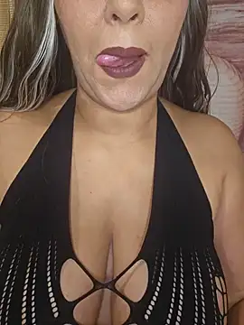 Snapshot of Foxlady2271 chatting on December 14, 11:56 pm Foxlady2271 online show from December 14, 11:56 pm