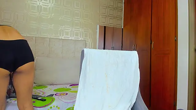 Snapshot of evelyn_wine chatting on December 29, 7:22 pm evelyn wine online show from December 29, 7:22 pm