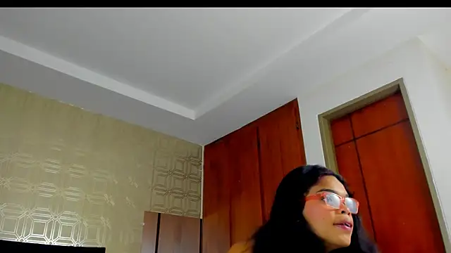 Snapshot of evelyn_wine chatting on March 16, 5:50 pm evelyn wine online show from March 16, 5:50 pm