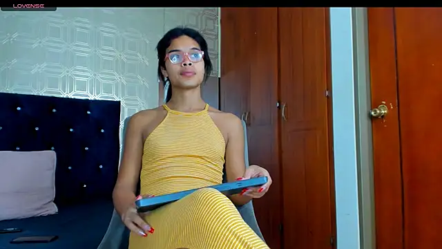 Snapshot of evelyn_wine chatting on March 19, 9:48 pm evelyn wine online show from March 19, 9:48 pm