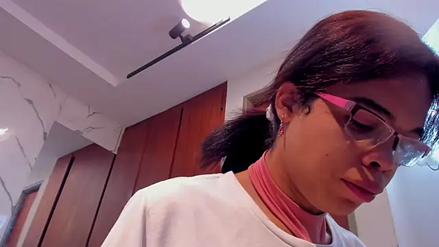 Snapshot of evelyn_wine chatting on October 17, 1:14 pm evelyn wine online show from October 17, 1:14 pm