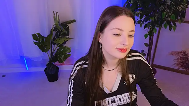 Snapshot of MoonLissa chatting on December 13, 4:38 pm MoonLissa online show from December 13, 4:38 pm