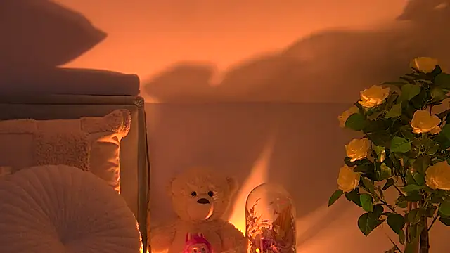 Snapshot of AngeliqueSkye chatting on October 24, 3:14 am AngeliqueSkye online show from October 24, 3:14 am