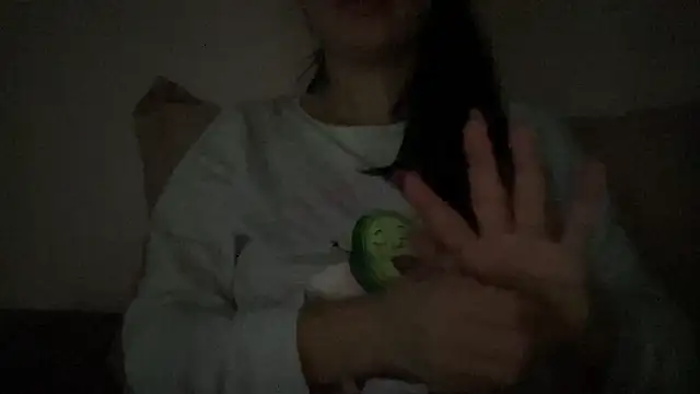 Snapshot of AngeliqueSkye chatting on December 23, 6:11 am AngeliqueSkye online show from December 23, 6:11 am