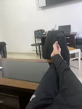 Snapshot of alex-riadh chatting on January 5, 3:13 pm alex-riadh online show from January 5, 3:13 pm