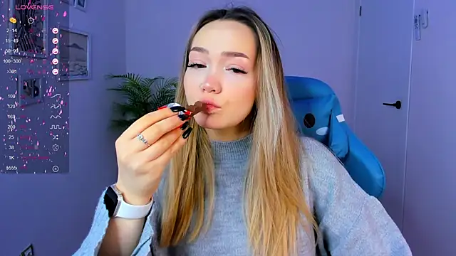 Snapshot of Evia_r0se chatting on January 5, 1:56 am Evia r0se online show from January 5, 1:56 am