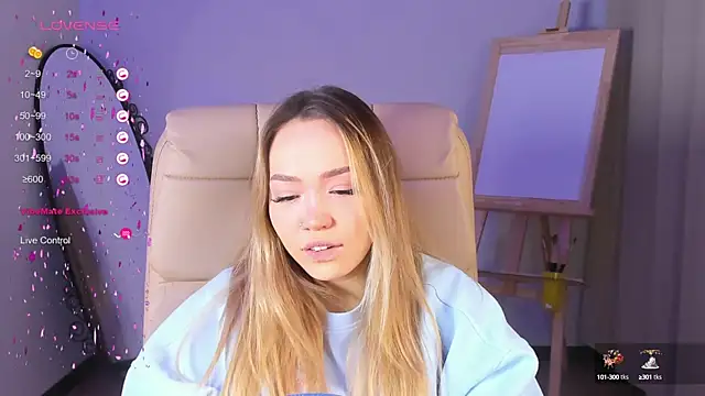 Snapshot of Evia_r0se chatting on January 14, 5:30 am Evia r0se online show from January 14, 5:30 am