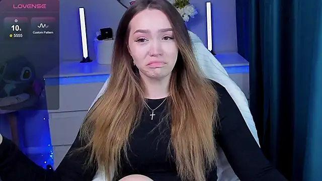 Snapshot of Evia_r0se chatting on October 19, 1:56 pm Evia r0se online show from October 19, 1:56 pm