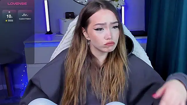 Snapshot of Evia_r0se chatting on November 10, 2:27 pm Evia r0se online show from November 10, 2:27 pm