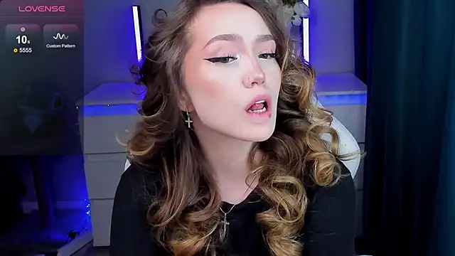 Snapshot of Evia_r0se chatting on November 22, 11:31 am Evia r0se online show from November 22, 11:31 am