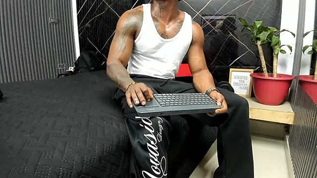 ronnie 7777 online show from March 1, 11:26 pm