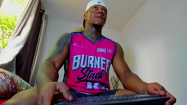 ronnie 7777 online show from December 22, 5:54 pm