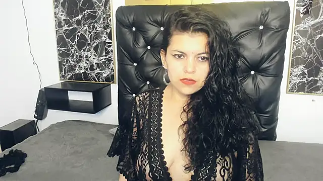 Snapshot of scarlett_w0lf chatting on January 21, 3:32 pm scarlett w0lf online show from January 21, 3:32 pm