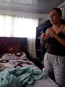 Samantha Sullivan  online show from January 27, 12:16 pm