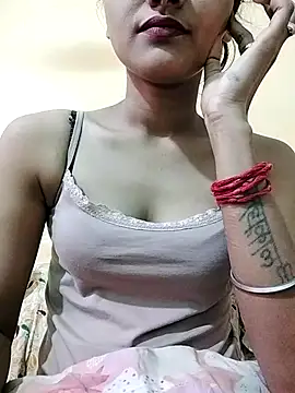 Snapshot of MISSQUEEN48 chatting on February 6, 5:01 am MISSQUEEN48 online show from February 6, 5:01 am