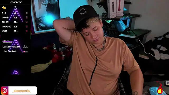 Snapshot of _AlexMorris chatting on November 25, 5:51 am AlexMorris online show from November 25, 5:51 am