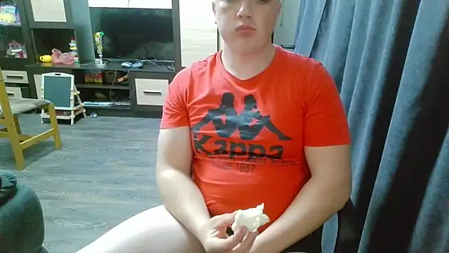 Snapshot of gamblingbum chatting on May 3, 6:03 pm gamblingbum online show from May 3, 6:03 pm