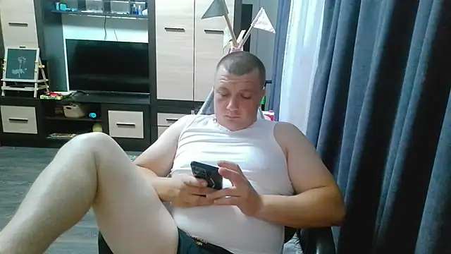 Snapshot of gamblingbum chatting on June 15, 7:05 pm gamblingbum online show from June 15, 7:05 pm