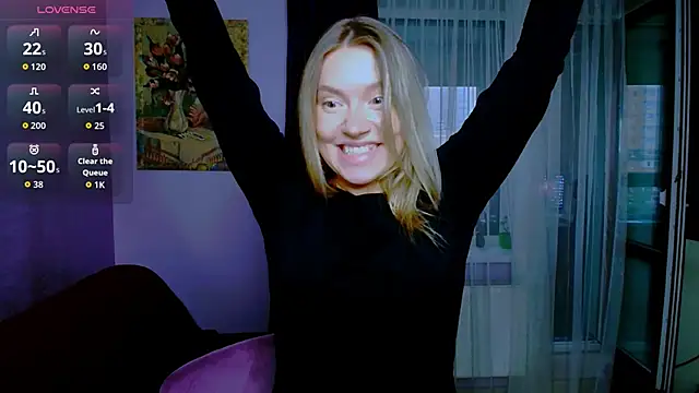 Snapshot of TaylorBre chatting on October 4, 6:11 am TaylorBre online show from October 4, 6:11 am