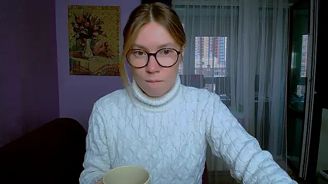 Snapshot of TaylorBre chatting on October 5, 6:23 am TaylorBre online show from October 5, 6:23 am