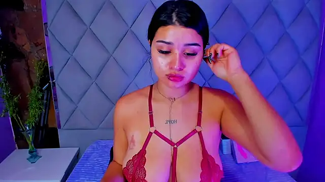 Snapshot of venusowen_ chatting on October 9, 1:20 pm venusowen online show from October 9, 1:20 pm
