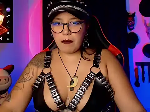 Snapshot of LilithSharon chatting on November 29, 11:46 am LilithSharon online show from November 29, 11:46 am