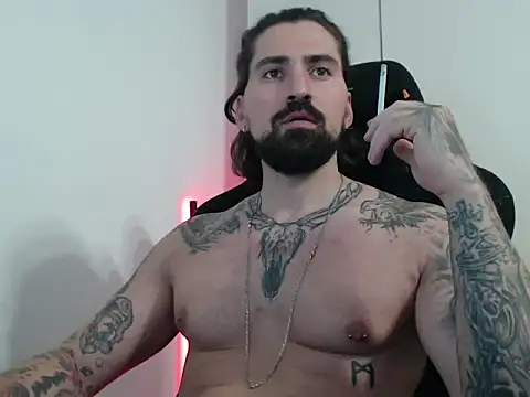 Snapshot of MateoHunk chatting on September 29, 2:44 pm MateoHunk online show from September 29, 2:44 pm