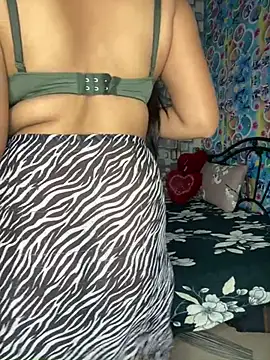 Snapshot of Hot_royalbhabhi chatting on December 27, 10:01 am Hot royalbhabhi online show from December 27, 10:01 am