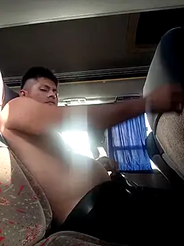 Snapshot of alexchir4 chatting on December 13, 9:53 pm alexchir4 online show from December 13, 9:53 pm