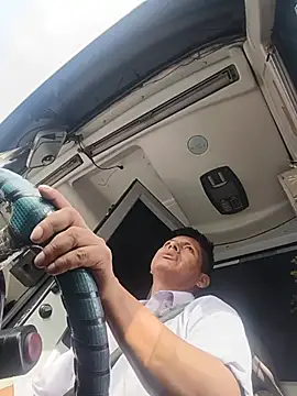 Snapshot of alexchir4 chatting on May 26, 8:49 pm alexchir4 online show from May 26, 8:49 pm