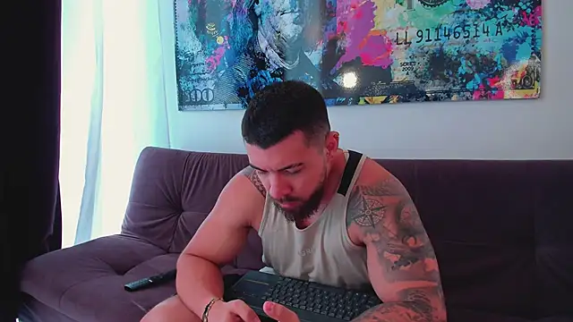 Snapshot of _dreammr1_ chatting on November 13, 1:10 pm dreammr1 online show from November 13, 1:10 pm