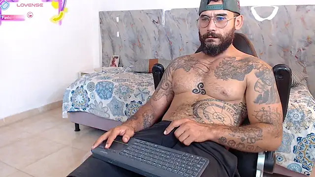 hanz col online show from December 4, 7:11 pm