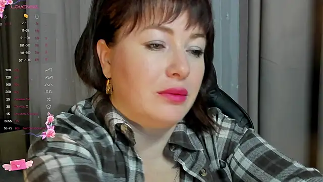 Snapshot of Victoria_Di chatting on October 13, 1:49 am Victoria Di online show from October 13, 1:49 am