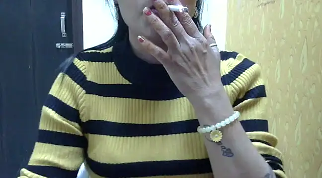 Snapshot of l_l_ish chatting on February 28, 5:04 am l l ish online show from February 28, 5:04 am