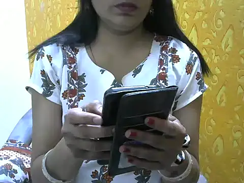 Snapshot of l_l_ish chatting on March 9, 7:45 am l l ish online show from March 9, 7:45 am