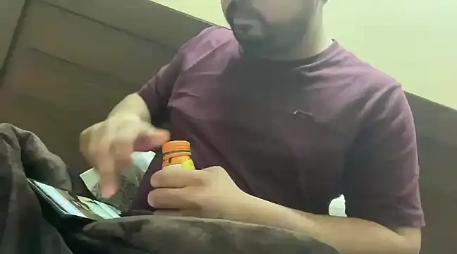 Snapshot of coolboy6566 chatting on December 21, 6:02 pm coolboy6566 online show from December 21, 6:02 pm