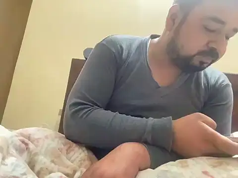 Snapshot of coolboy6566 chatting on January 17, 3:33 am coolboy6566 online show from January 17, 3:33 am