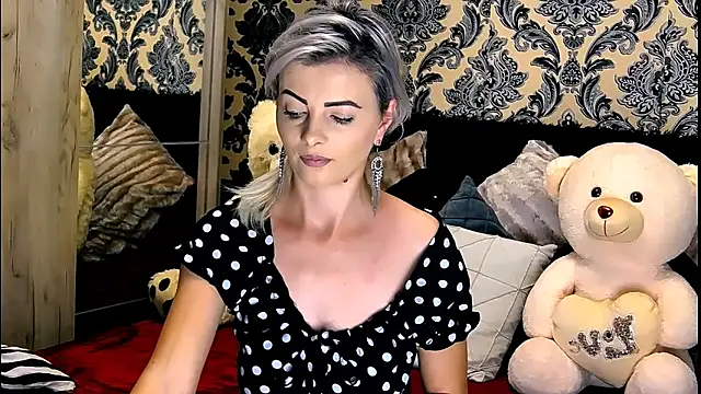 Snapshot of Aly_girl1 chatting on December 9, 10:00 am Aly girl1 online show from December 9, 10:00 am