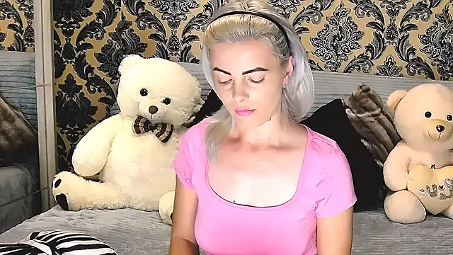 Snapshot of Aly_girl1 chatting on March 15, 10:46 am Aly girl1 online show from March 15, 10:46 am