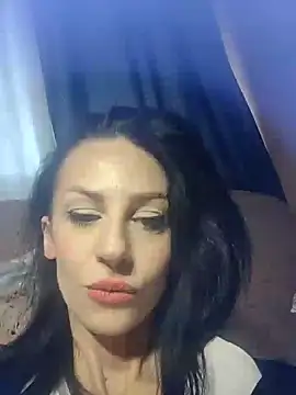 dahlia 82 online show from December 6, 11:00 am