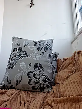 Snapshot of FoxRineHelen chatting on March 10, 1:21 pm FoxRineHelen online show from March 10, 1:21 pm