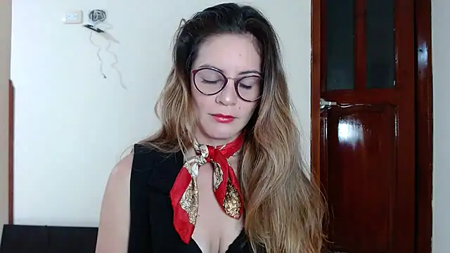 Snapshot of Hanny_24 chatting on December 10, 9:33 am Hanny 24 online show from December 10, 9:33 am