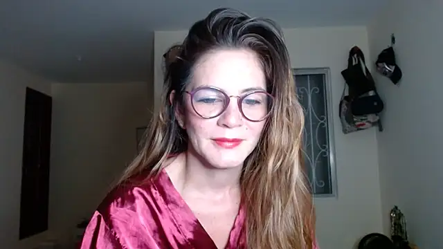 Snapshot of Hanny_24 chatting on December 17, 9:17 am Hanny 24 online show from December 17, 9:17 am