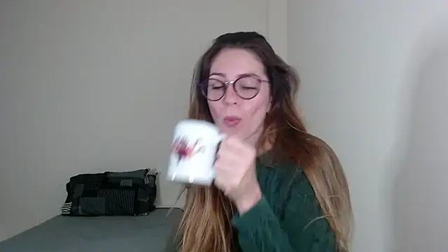 Snapshot of Hanny_24 chatting on January 7, 9:40 am Hanny 24 online show from January 7, 9:40 am