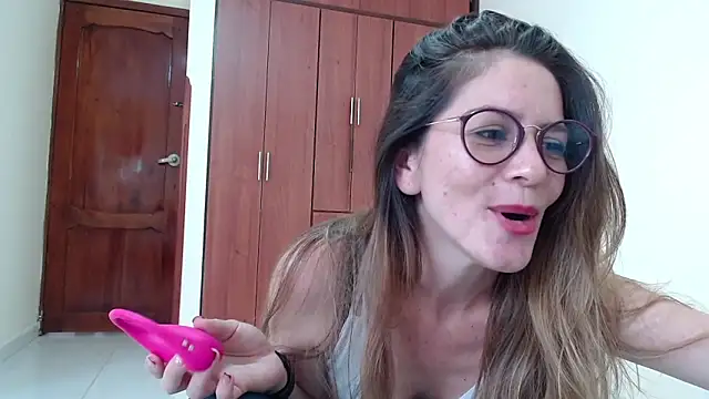 Snapshot of Hanny_24 chatting on January 14, 9:24 am Hanny 24 online show from January 14, 9:24 am