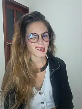 Snapshot of Hanny_24 chatting on January 29, 8:18 am Hanny 24 online show from January 29, 8:18 am