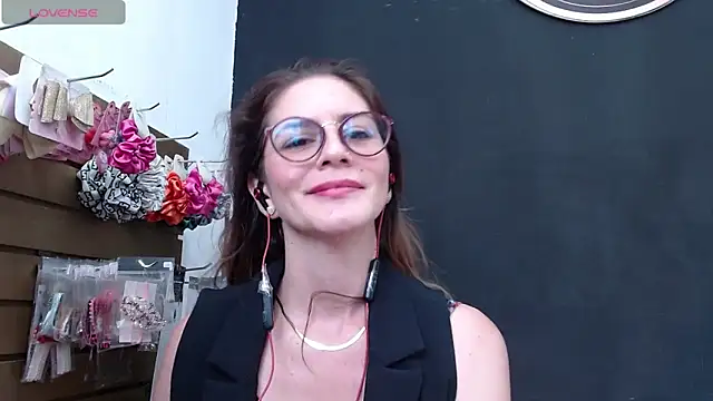 Snapshot of Hanny_24 chatting on February 15, 3:28 pm Hanny 24 online show from February 15, 3:28 pm