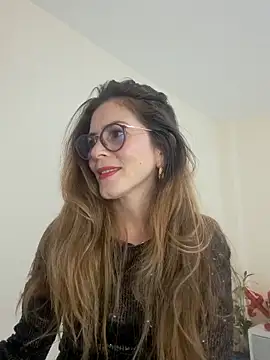 Snapshot of Hanny_24 chatting on February 22, 1:00 am Hanny 24 online show from February 22, 1:00 am