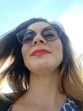 Snapshot of Hanny_24 chatting on March 3, 1:42 pm Hanny 24 online show from March 3, 1:42 pm